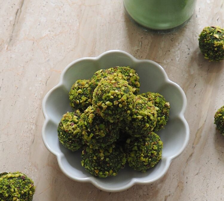 Matcha energy balls (door Sanne Vloet & Soulsyncbody)